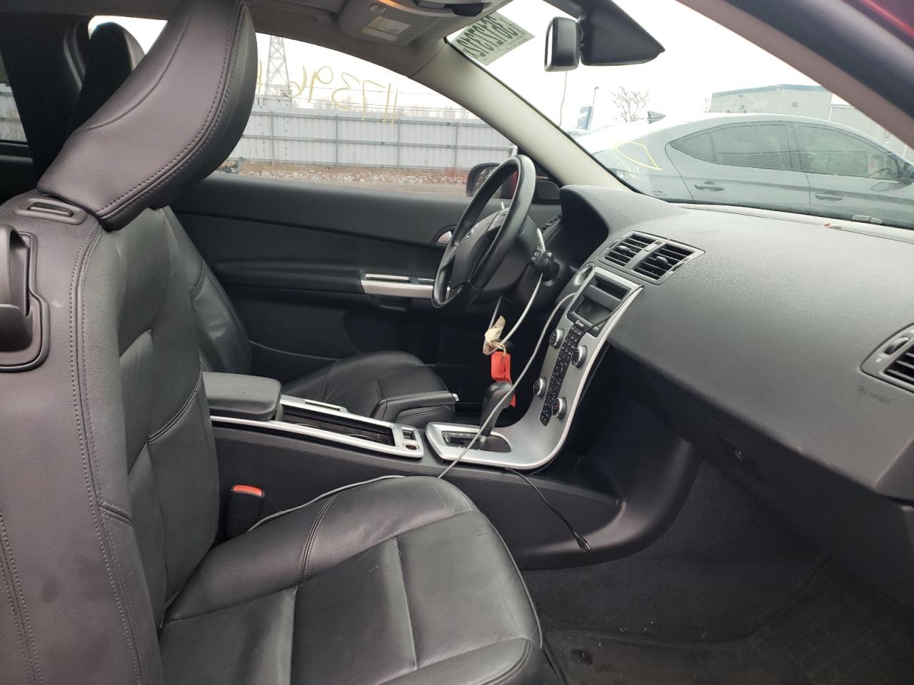 Zdjęcie 5 z aukcji – 2011 VOLVO C30 T5 z VIN YV1672MK0B2245055