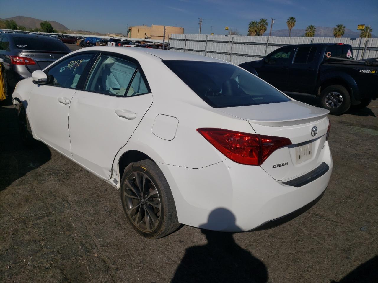 Photo 3 from auction – 2017 TOYOTA COROLLA L with VIN 5YFBURHE4HP715706