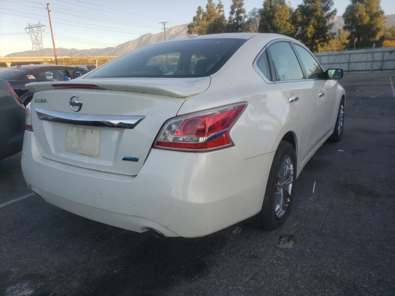 Photo 4 from auction – 2014 NISSAN ALTIMA 2.5 with VIN 1N4AL3AP5EC427954
