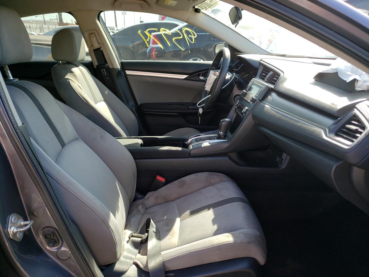 Photo 5 from auction – 2017 HONDA CIVIC LX with VIN 2HGFC2F53HH521822