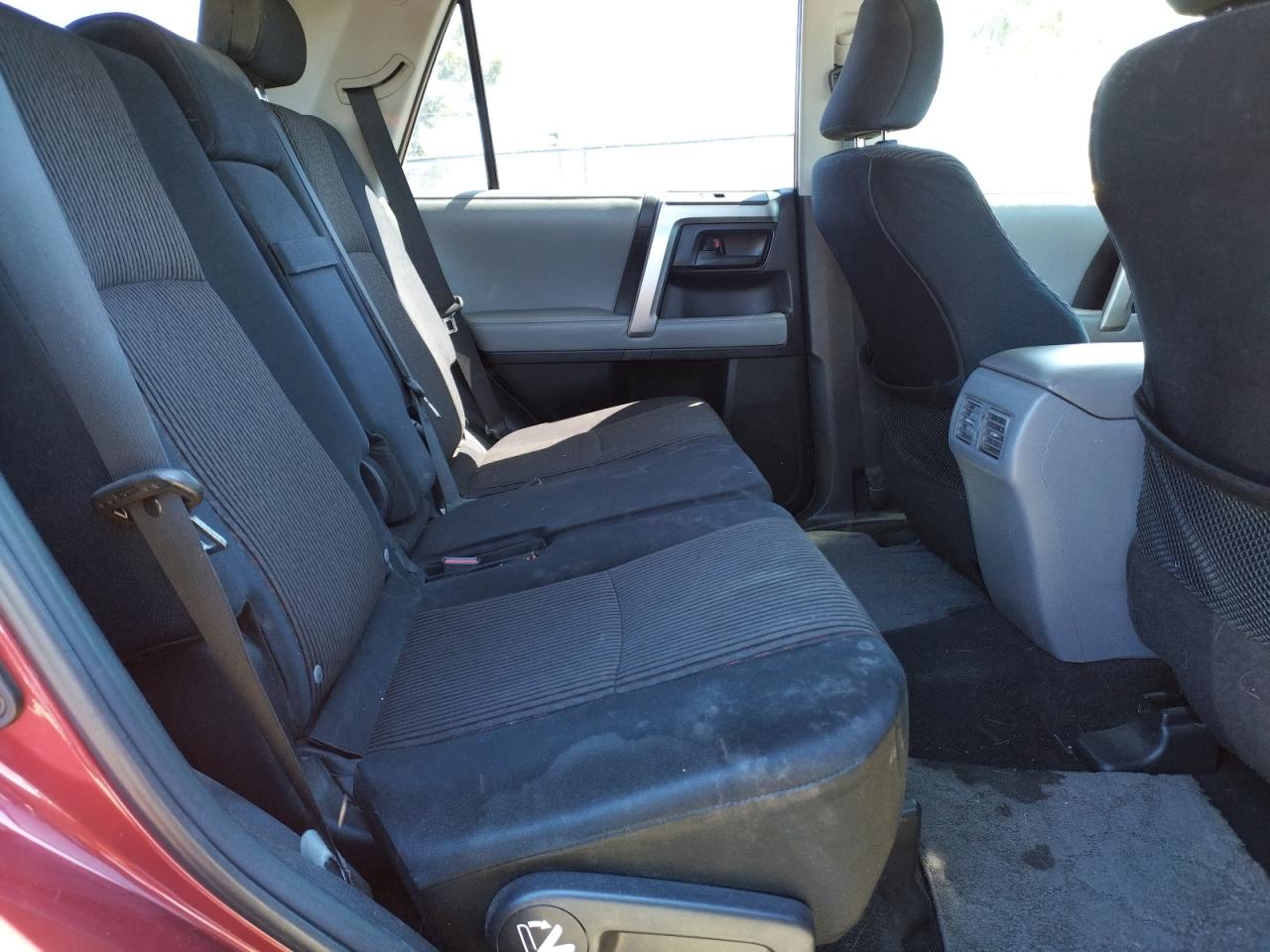 Photo 6 from auction – 2012 TOYOTA 4RUNNER SR with VIN JTEZU5JR1C5034411