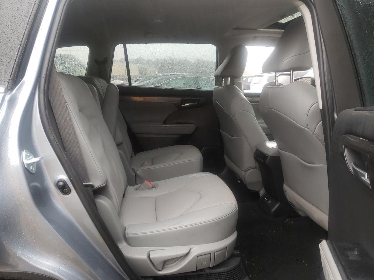 صورة رقم 6 من المزاد - 2021 TOYOTA HIGHLANDER مع VIN 5TDXBRCH6MS037698