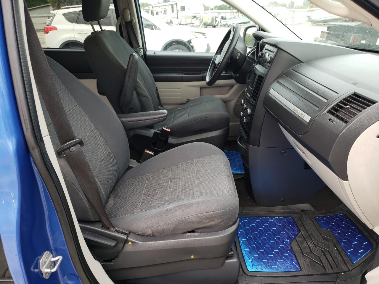 Photo 5 from auction – 2008 DODGE GRAND CARA with VIN 2D8HN44H88R754973