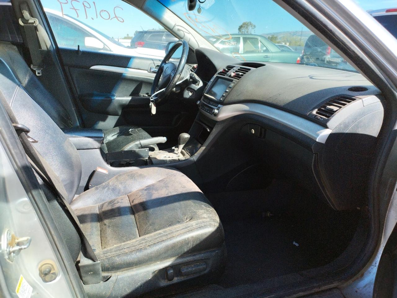 Photo 5 from auction – 2006 ACURA TSX with VIN JH4CL96996C014175