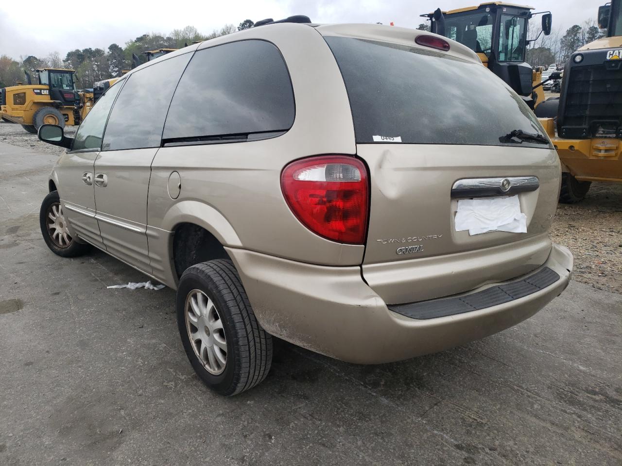 Photo 3 from auction – 2003 CHRYSLER TOWN & COU with VIN 2C4GP54L13R256413