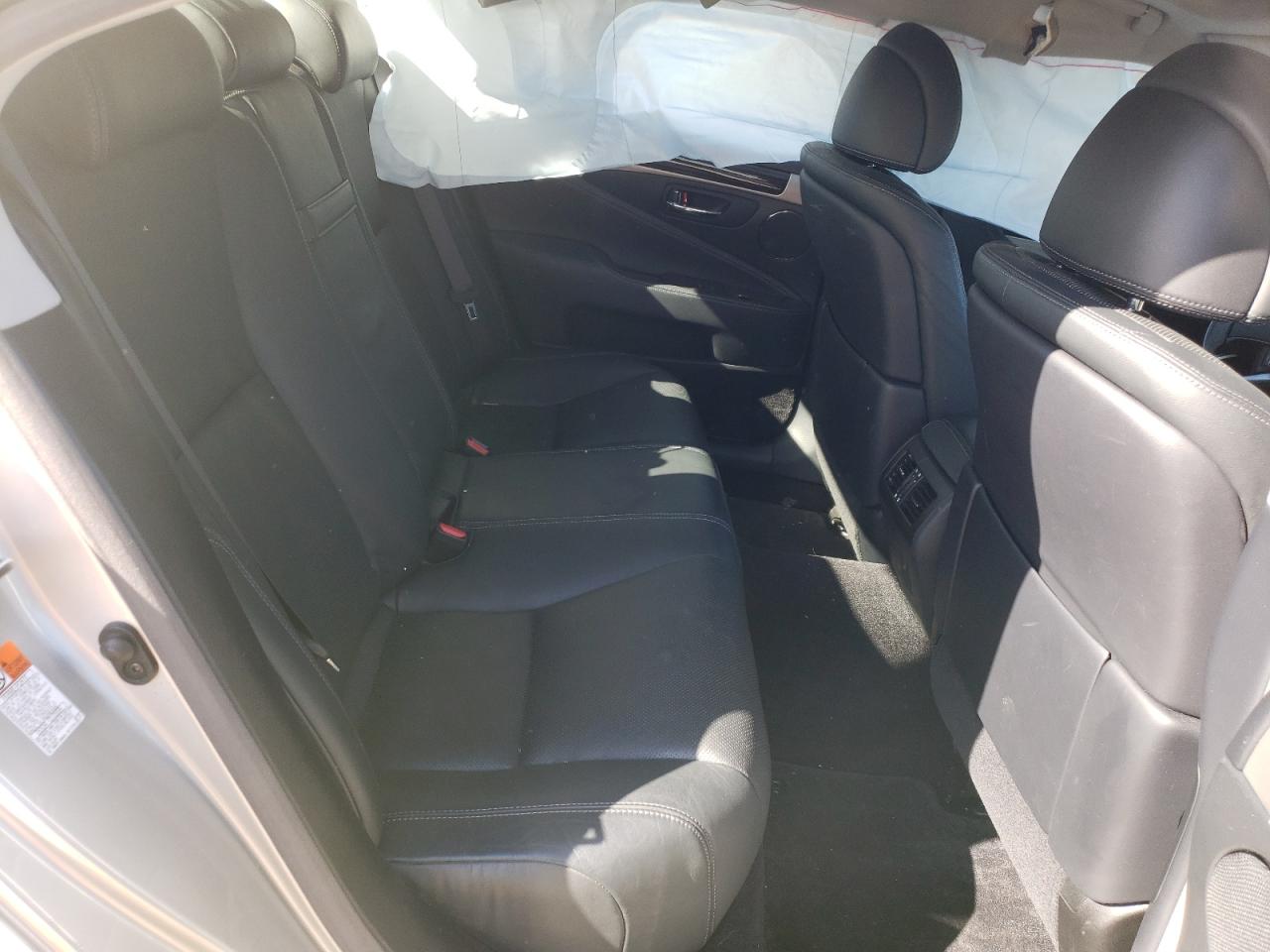 Photo 6 from auction – 2015 LEXUS LS 460 with VIN JTHCL5EF6F5024635