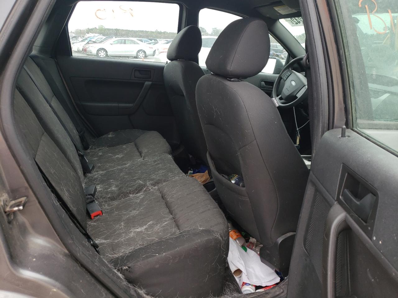 Photo 6 from auction – 2010 FORD FOCUS SE with VIN 1FAHP3FNXAW174116