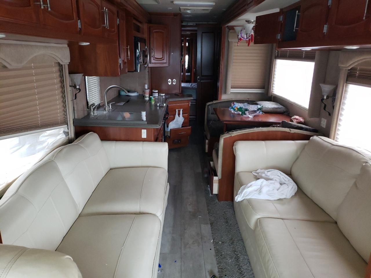 Photo 6 from auction – 2007 FREIGHTLINER CHASSIS X with VIN 4UZACJDC27CY84937