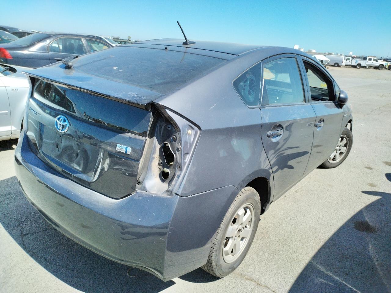 Photo 4 from auction – 2015 TOYOTA PRIUS with VIN JTDKN3DU6F1929010