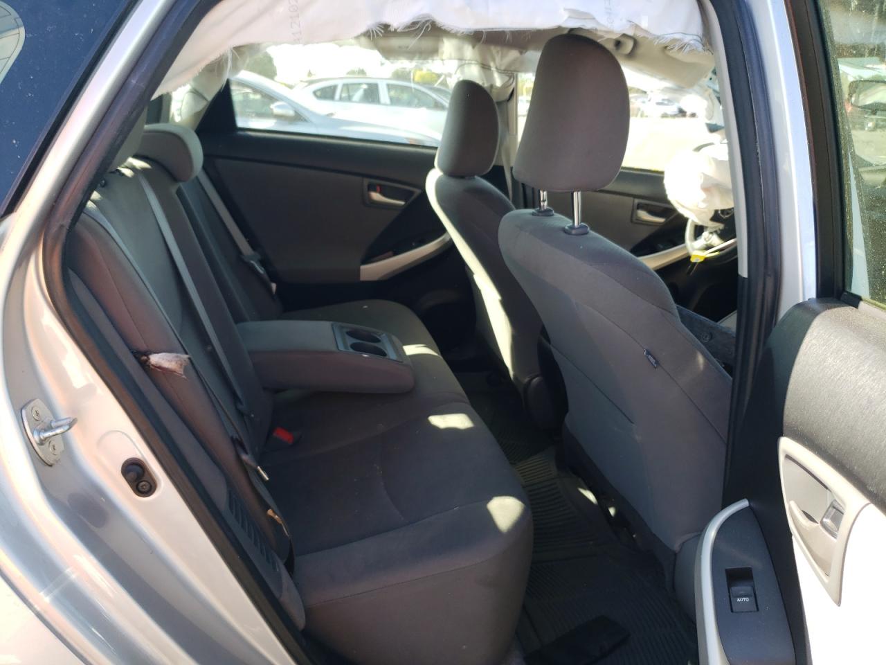 Photo 6 from auction – 2015 TOYOTA PRIUS with VIN JTDKN3DU1F2003236