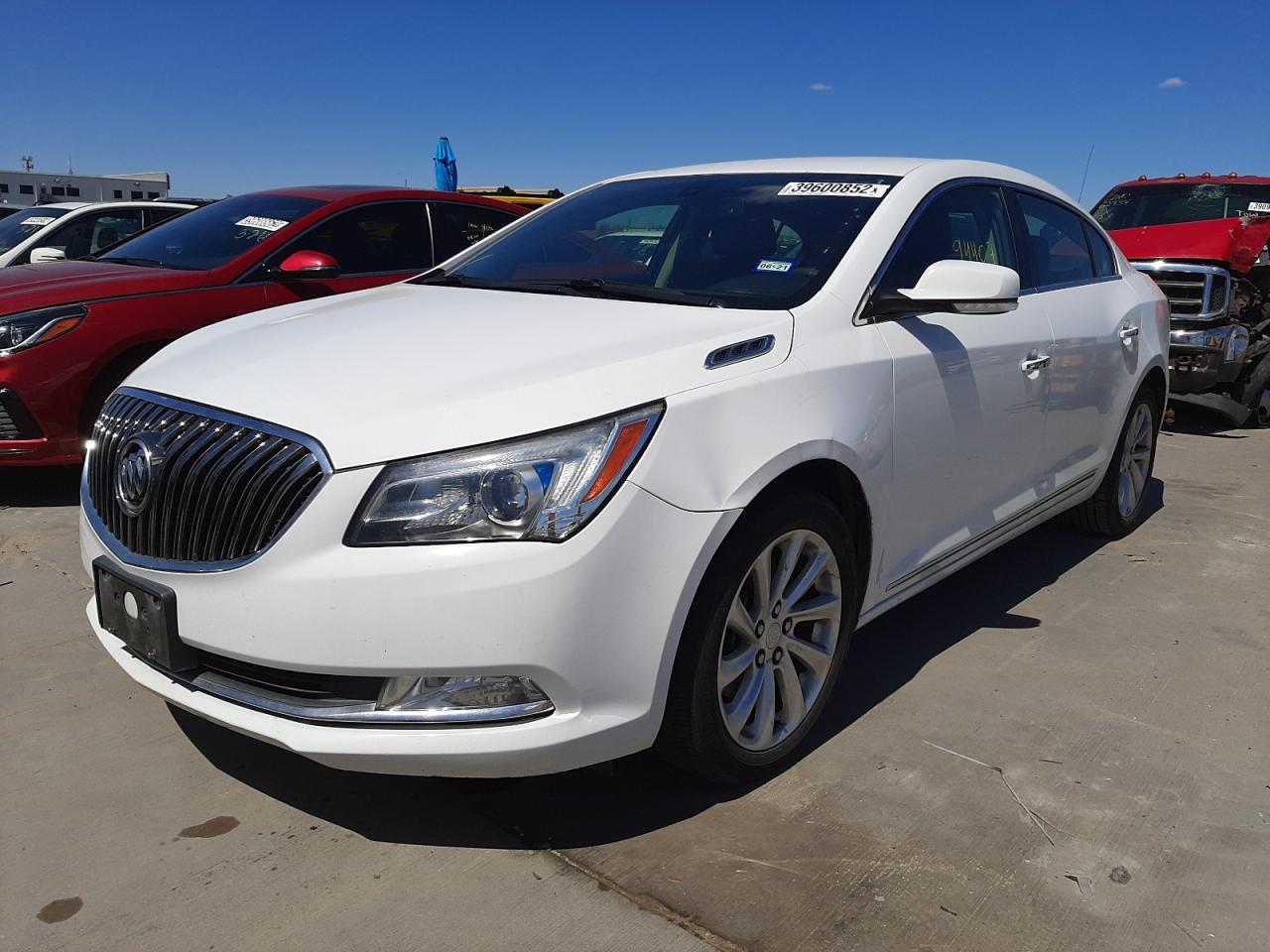 Photo 2 from auction – 2015 BUICK LACROSSE with VIN 1G4GB5G38FF142622