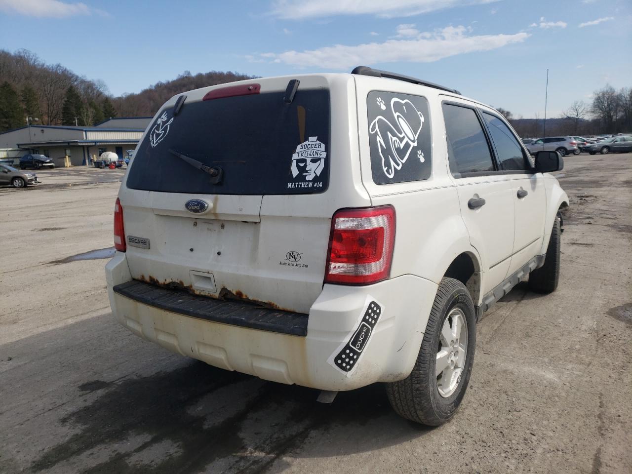 Photo 4 from auction – 2010 FORD ESCAPE XLS with VIN 1FMCU0C79AKD17576