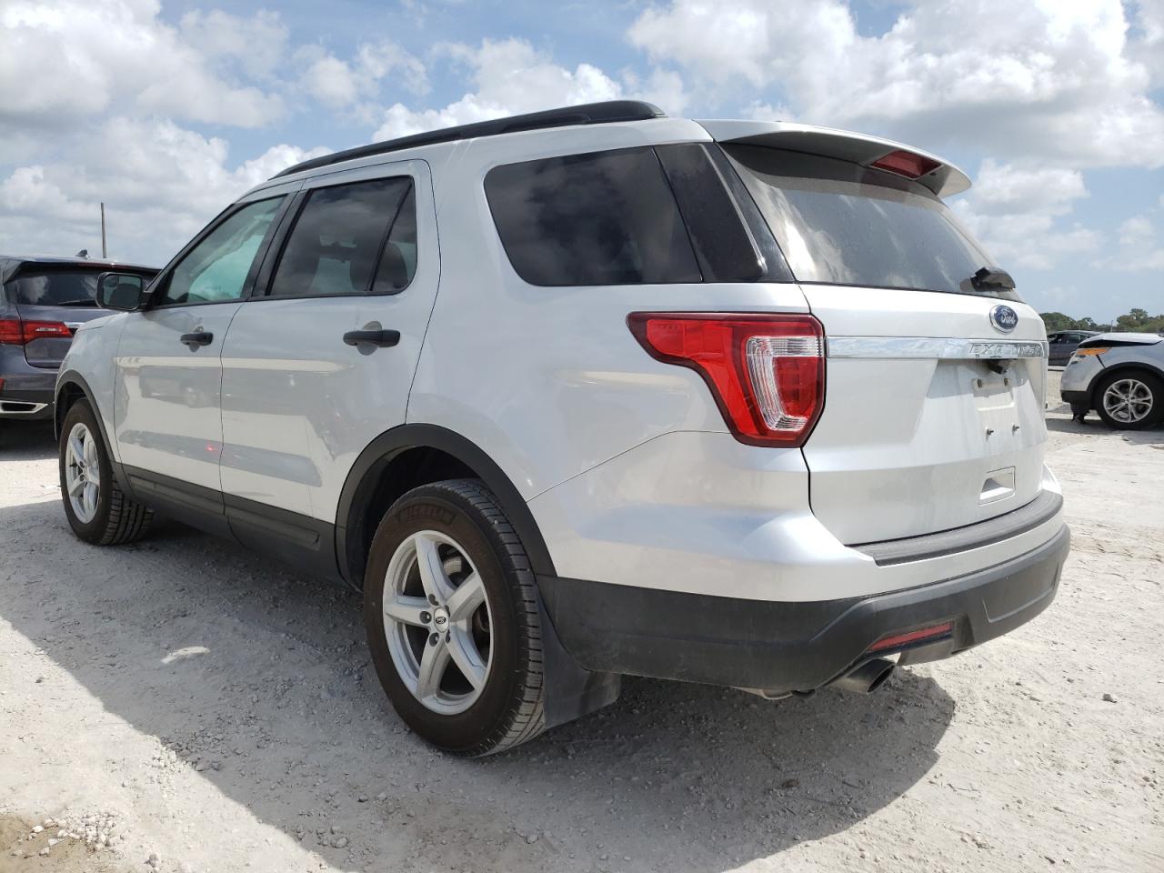Photo 3 from auction – 2018 FORD EXPLORER with VIN 1FM5K7BH5JGB39671