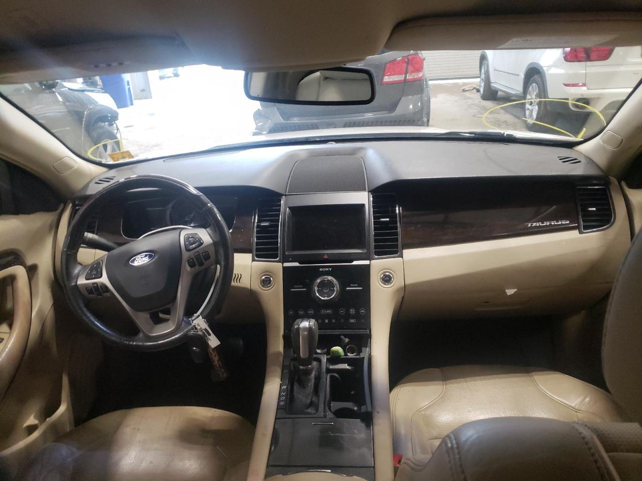 Photo 9 from auction – 2014 FORD TAURUS LIM with VIN 1FAHP2F83EG152401