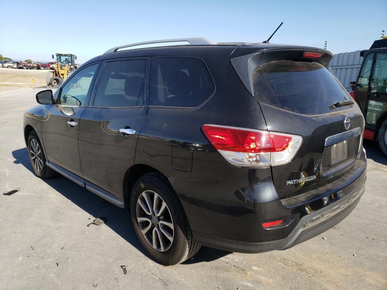 Photo 3 from auction – 2015 NISSAN PATHFINDER with VIN 5N1AR2MN1FC690761