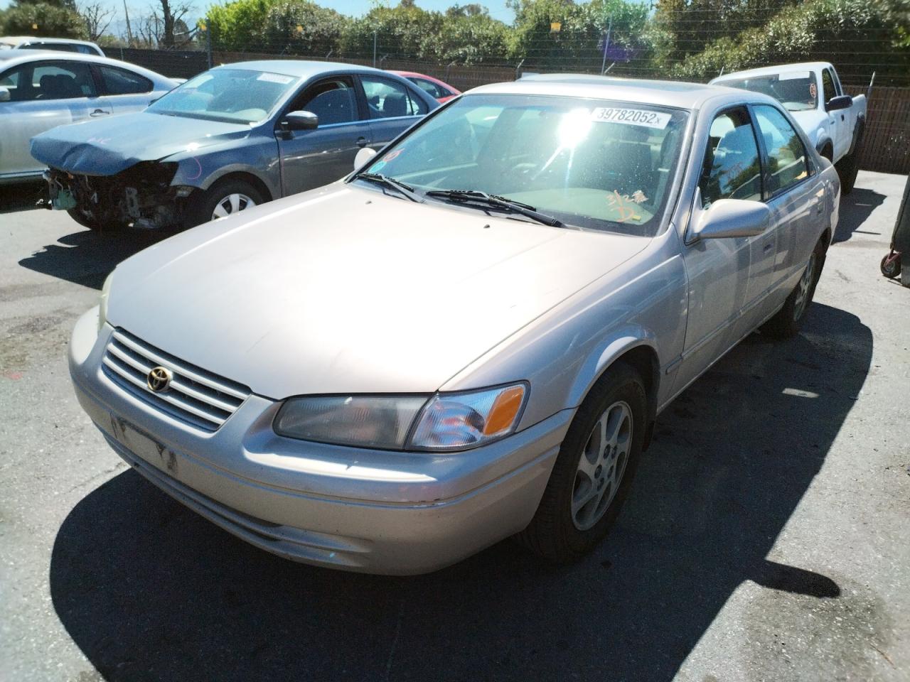Photo 2 from auction – 1997 TOYOTA CAMRY CE with VIN 4T1BF22K6VU902147