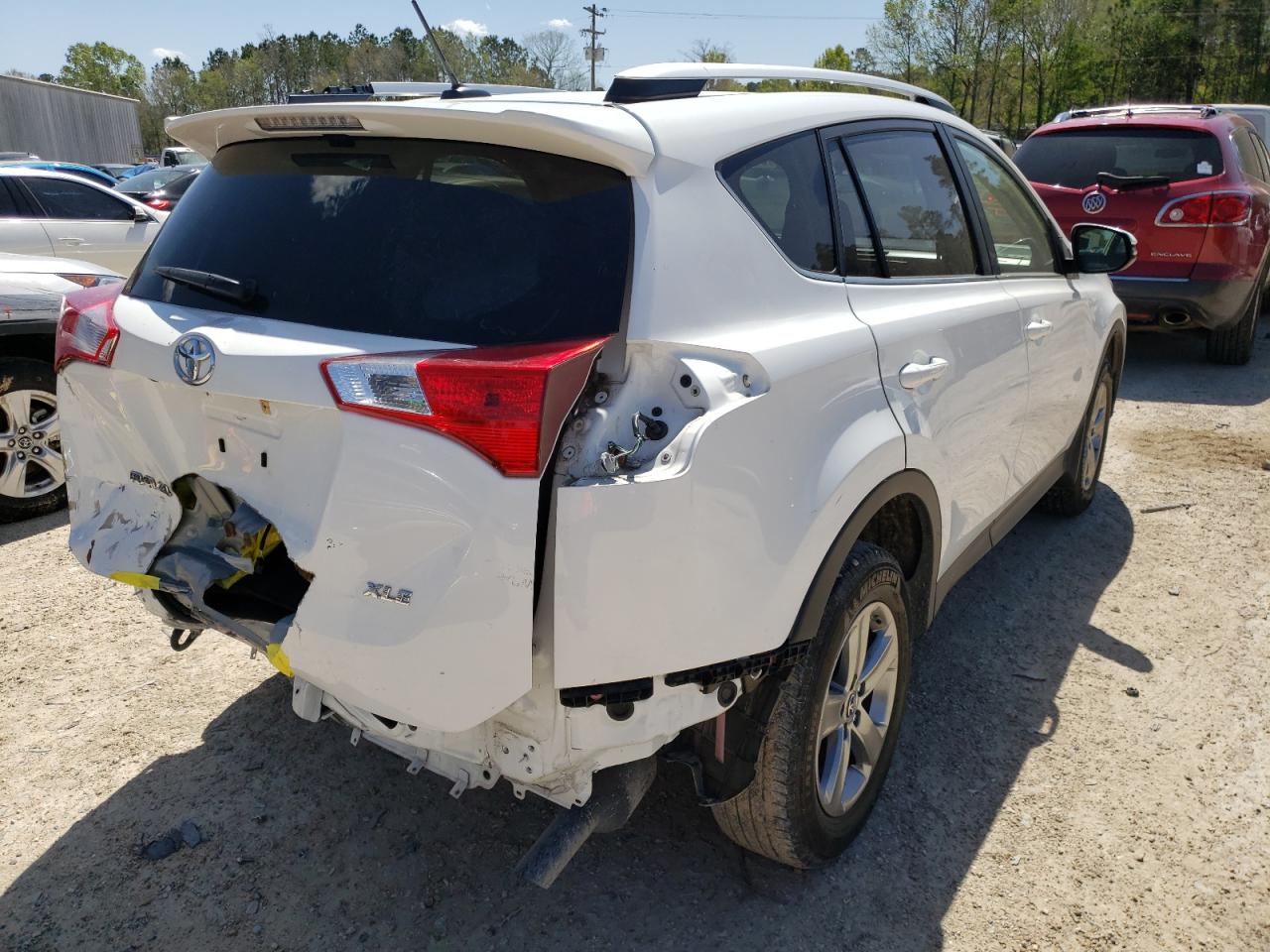 Photo 4 from auction – 2015 TOYOTA RAV4 XLE with VIN JTMWFREV9FD078473