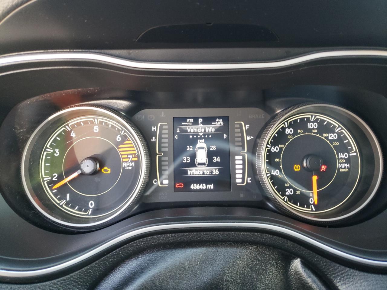 Photo 8 from auction – 2019 JEEP CHEROKEE L with VIN 1C4PJLCB9KD339782