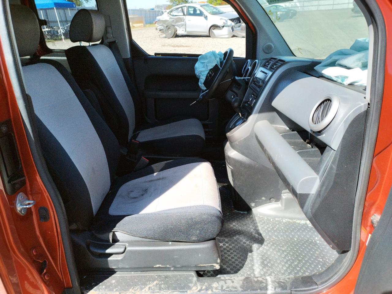 Photo 5 from auction – 2005 HONDA ELEMENT EX with VIN 5J6YH28635L017617