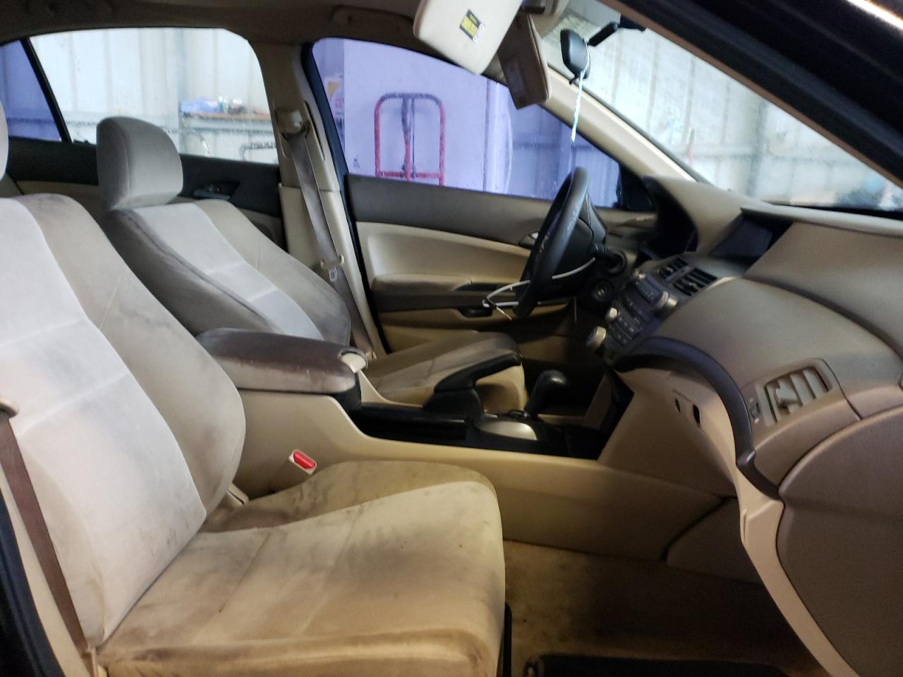 Photo 5 from auction – 2010 HONDA ACCORD LXP with VIN 1HGCP2F48AA006012