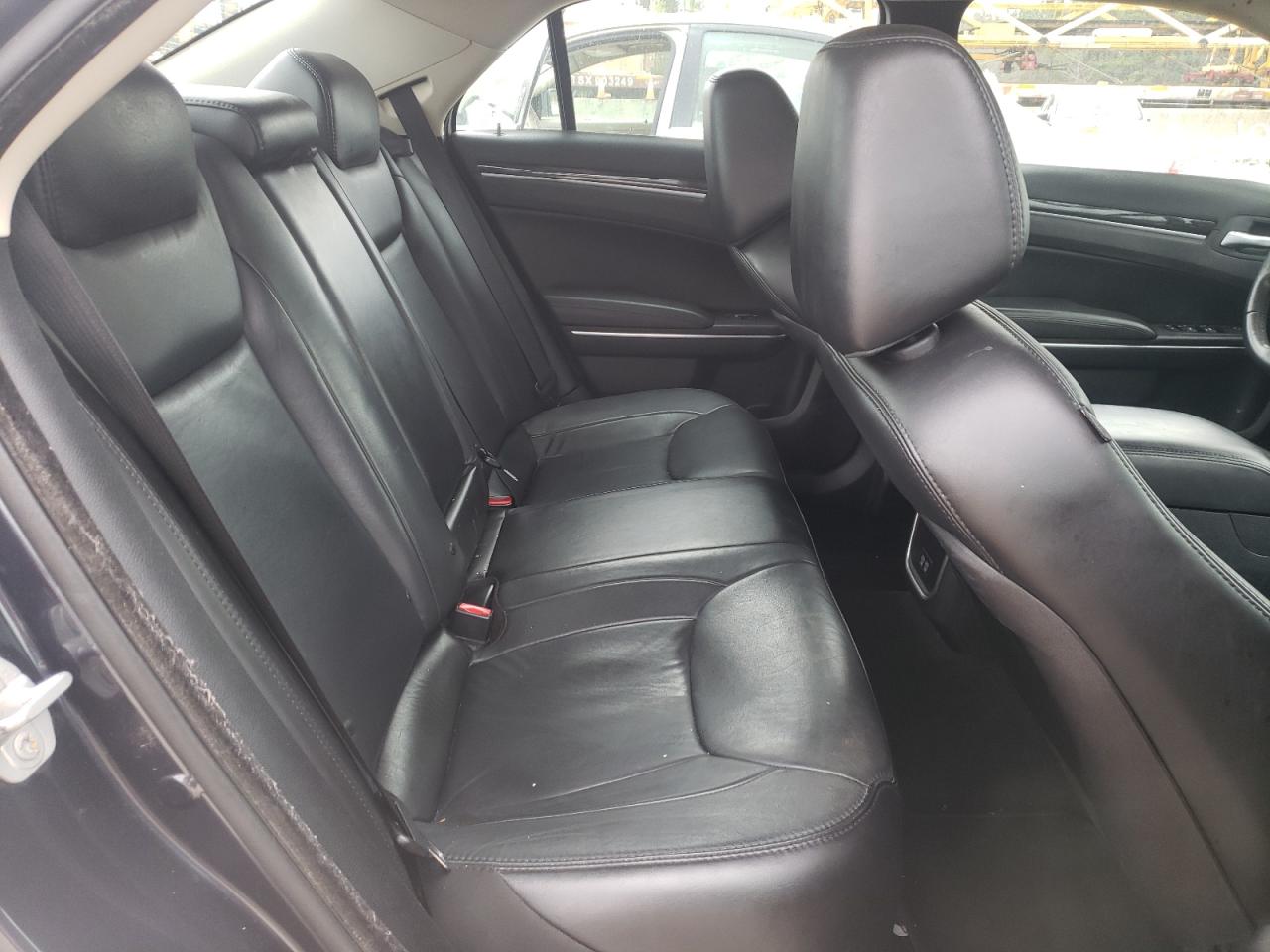 Photo 6 from auction – 2016 CHRYSLER 300 LIMITE with VIN 2C3CCAAG3GH189534