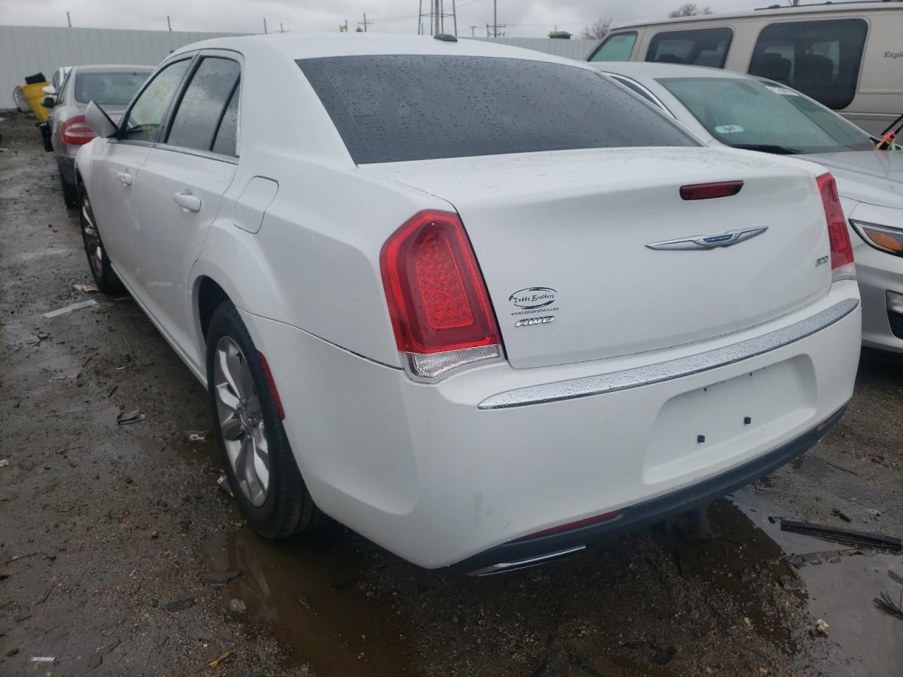 Photo 3 from auction – 2017 CHRYSLER 300 LIMITE with VIN 2C3CCARG9HH606922