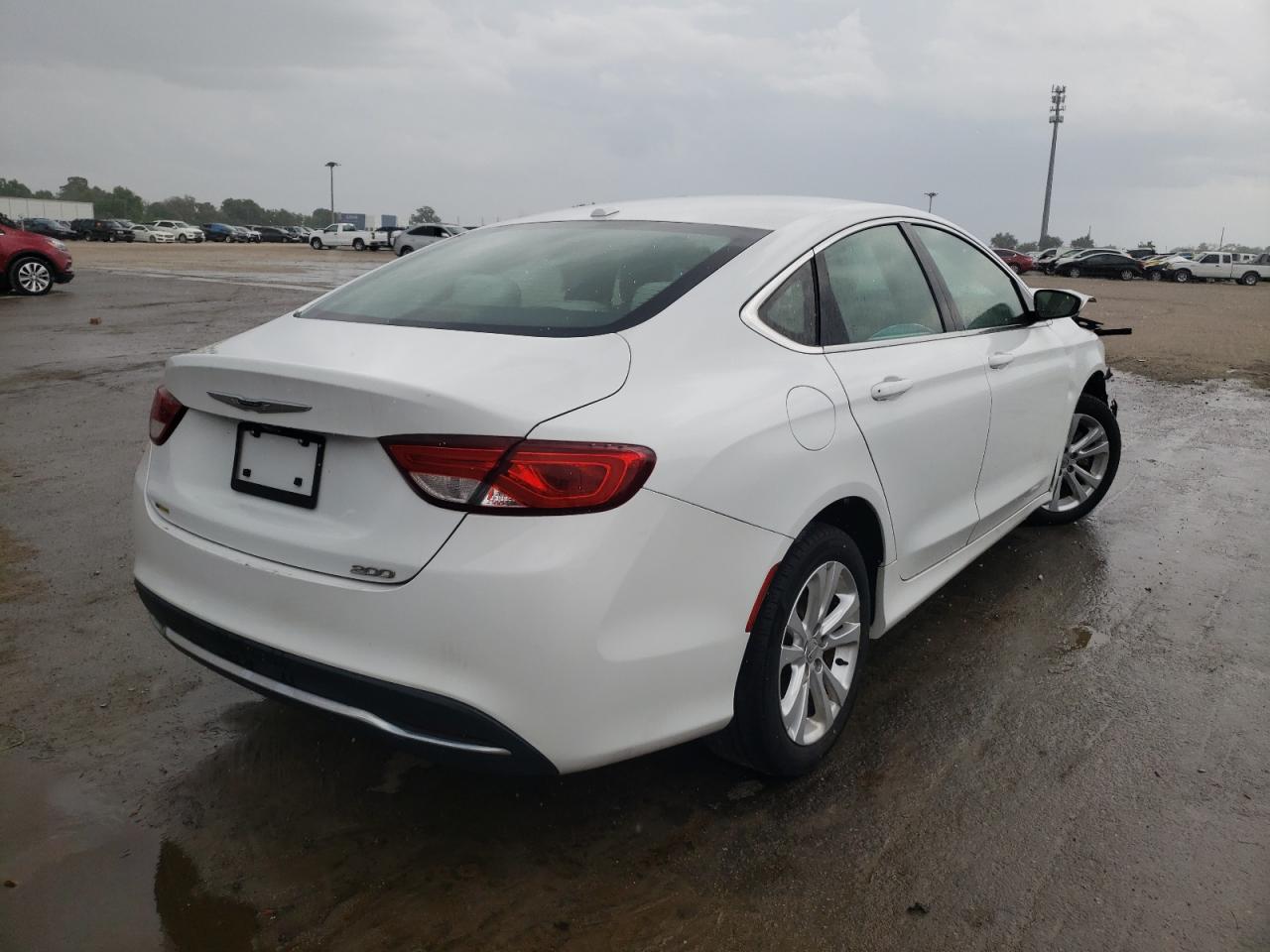 Photo 4 from auction – 2015 CHRYSLER 200 LIMITE with VIN 1C3CCCABXFN596479