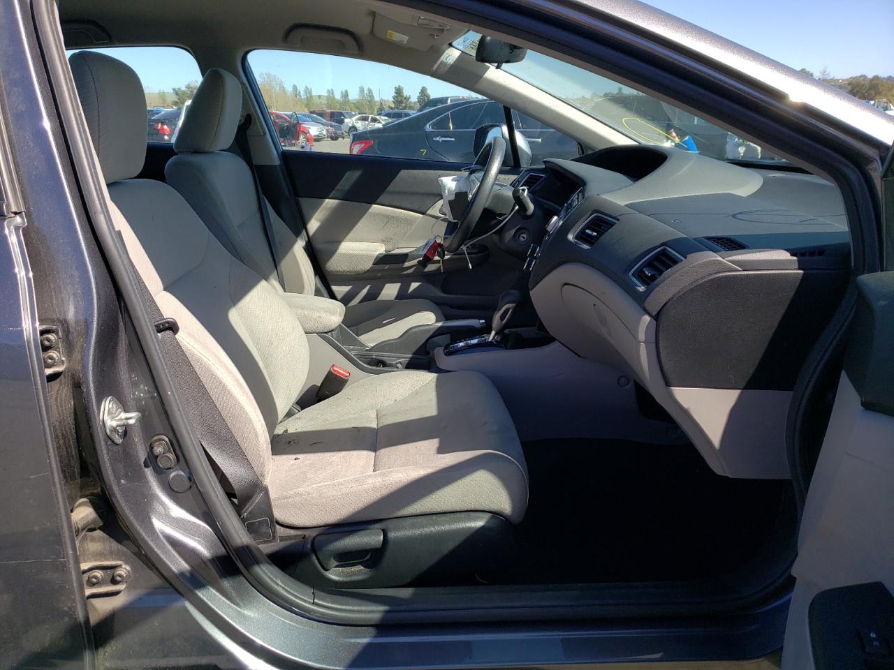Photo 5 from auction – 2013 HONDA CIVIC LX with VIN 19XFB2F58DE295381