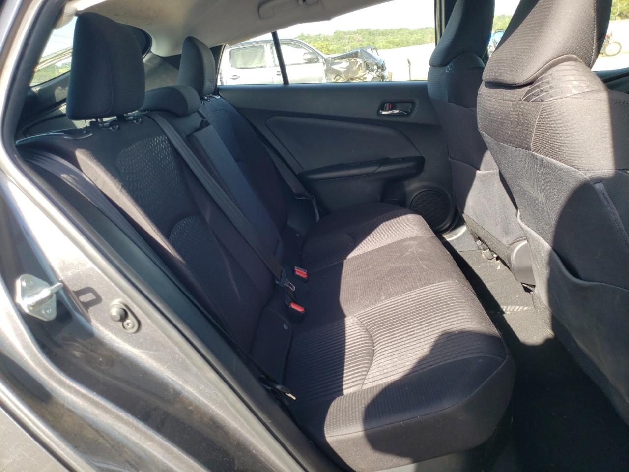 Photo 6 from auction – 2018 TOYOTA PRIUS with VIN JTDKBRFUXJ3058909