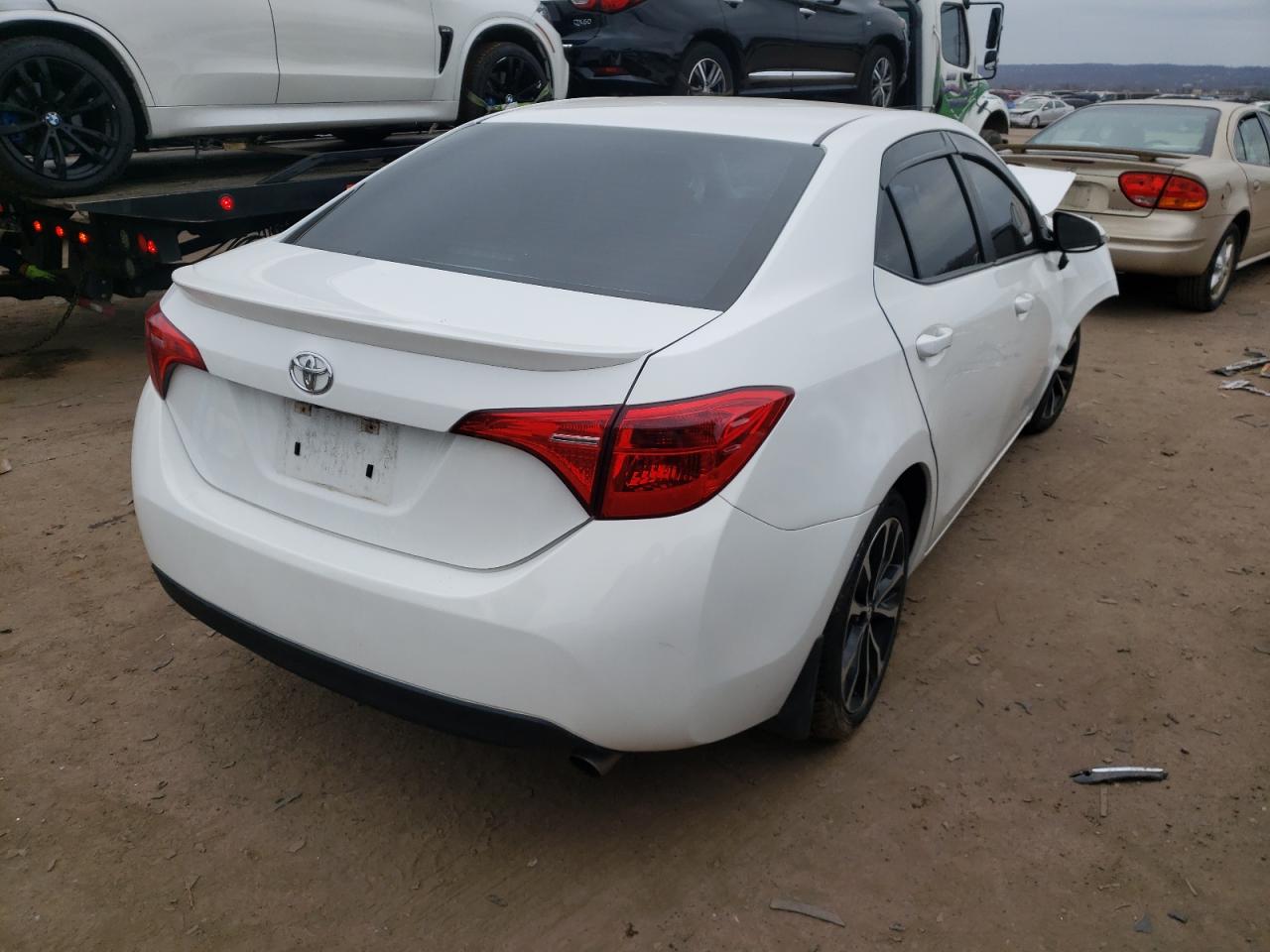 Photo 4 from auction – 2017 TOYOTA COROLLA L with VIN 5YFBURHE7HP690395
