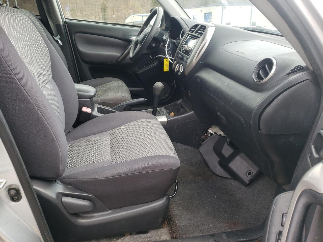 Photo 5 from auction – 2004 TOYOTA RAV4 with VIN JTEHD20V246000224