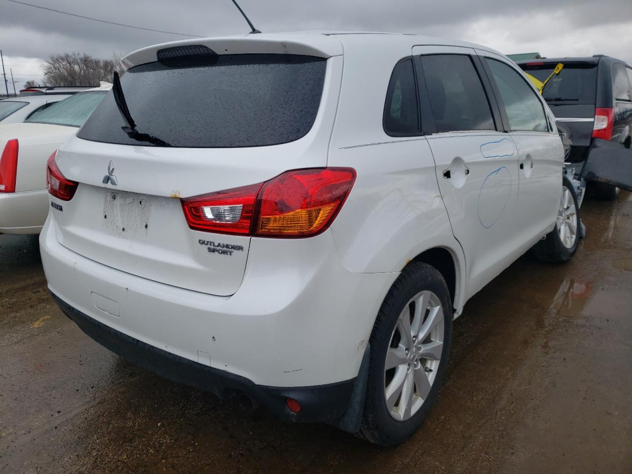 Photo 4 from auction – 2014 MITSUBISHI OUTLANDER with VIN 4A4AP3AU5EE019763