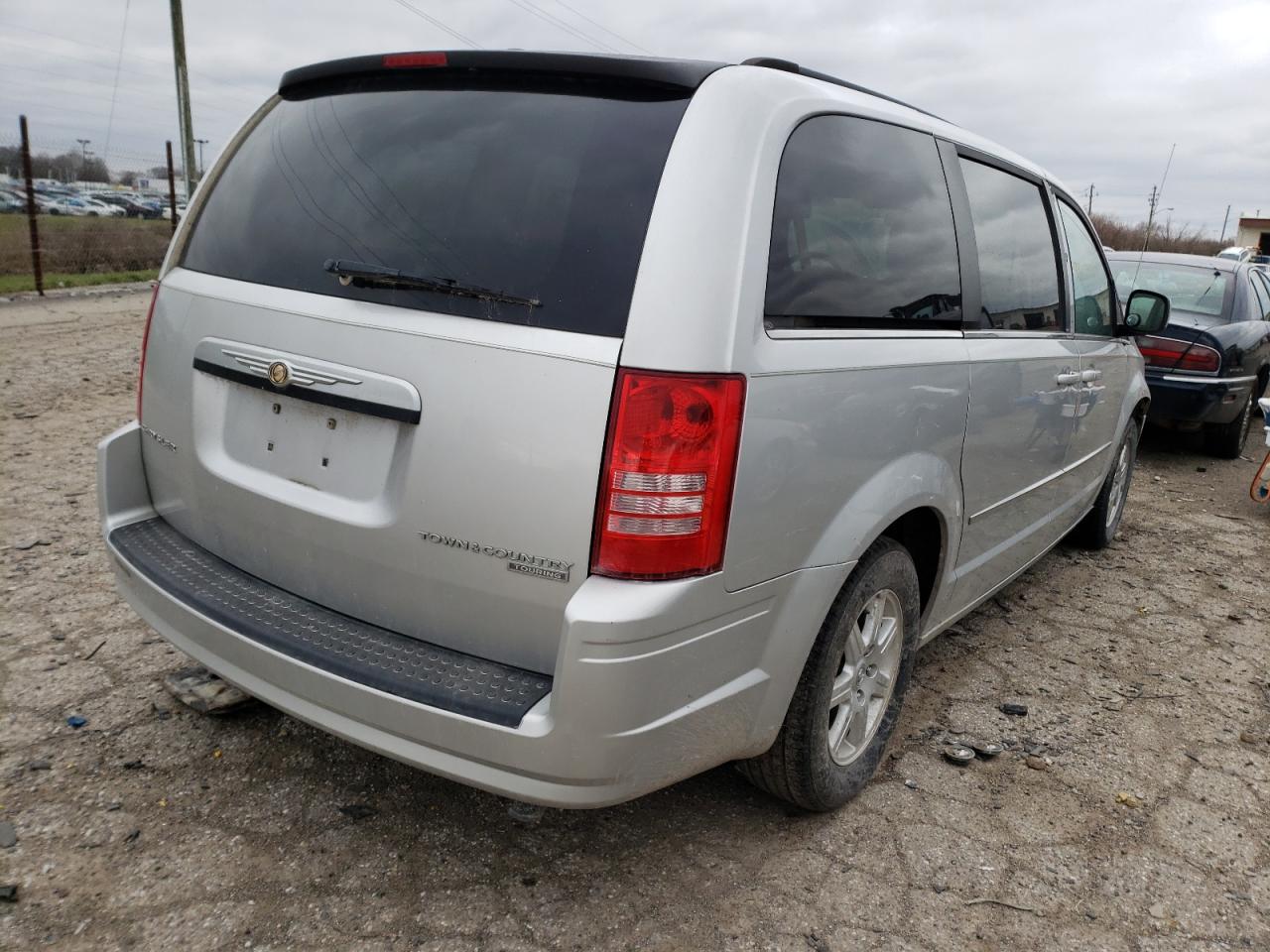Photo 4 from auction – 2010 CHRYSLER TOWN & COU with VIN 2A4RR5D1XAR266768