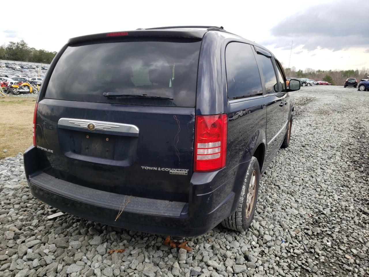 Photo 4 from auction – 2010 CHRYSLER TOWN & COU with VIN 2A4RR5D18AR449019