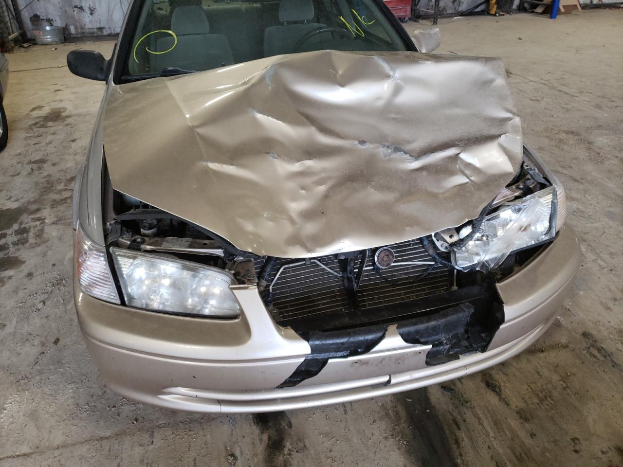 Photo 9 from auction – 2001 TOYOTA CAMRY LE with VIN 4T1BF22K51U124434