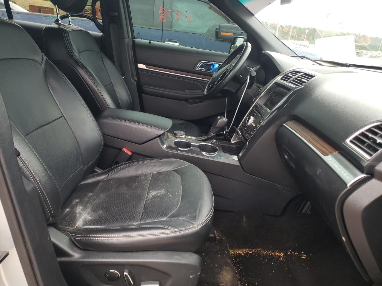 Photo 5 from auction – 2018 FORD EXPLORER L with VIN 1FM5K8F81JGB66463