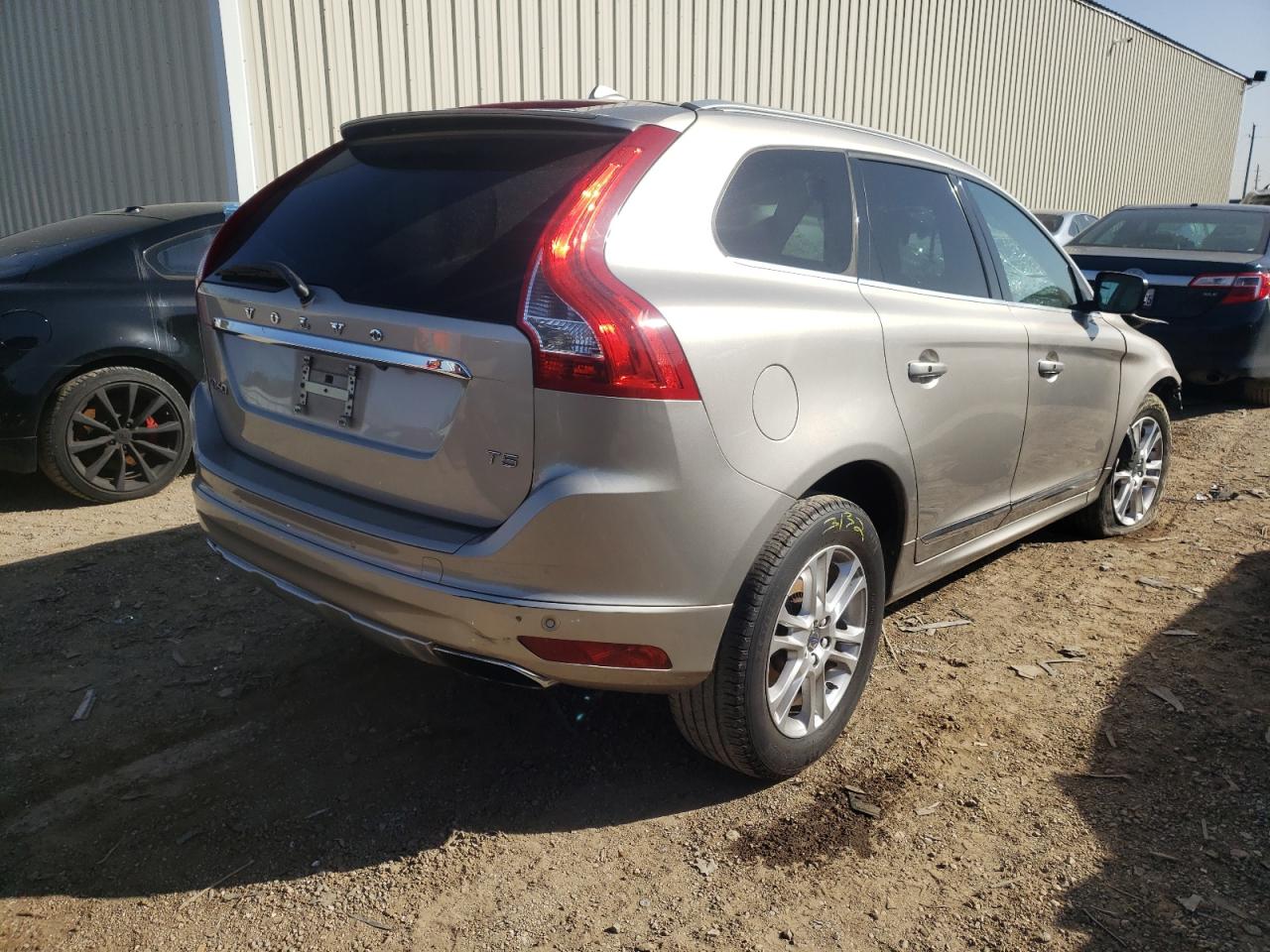 Photo 4 from auction – 2015 VOLVO XC60 T5 PL with VIN YV440MDM2F2741685