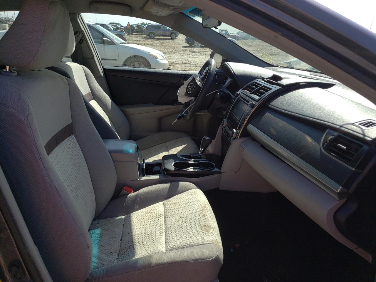Photo 5 from auction – 2014 TOYOTA CAMRY L with VIN 4T4BF1FK4ER412042