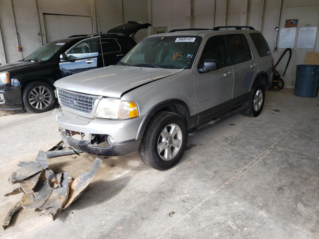 Photo 2 from auction – 2004 FORD EXPLORER X with VIN 1FMZU63K44UA02470