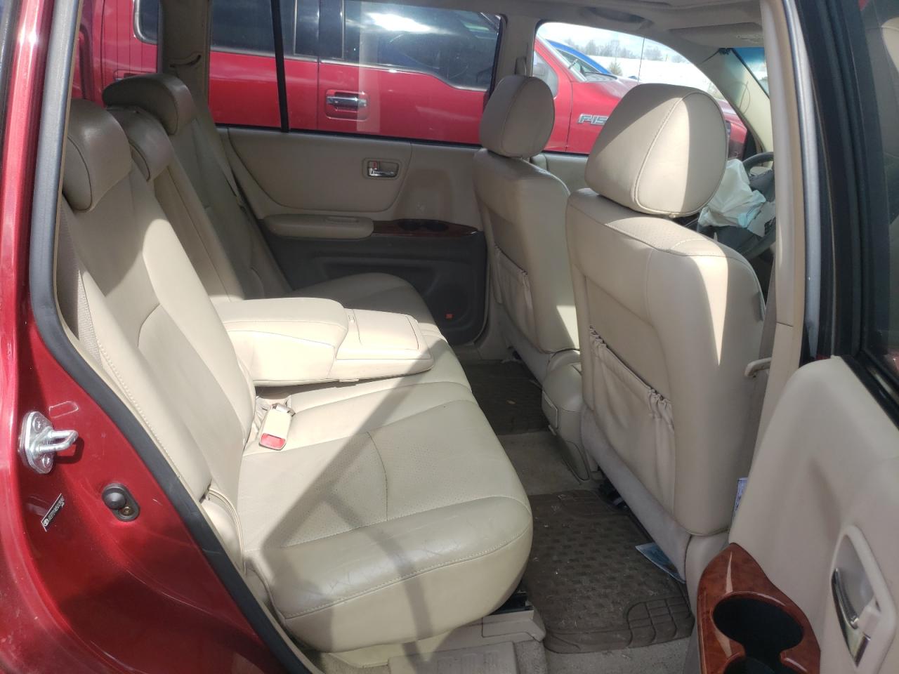 Photo 6 from auction – 2005 TOYOTA HIGHLANDER with VIN JTEEP21A850129093