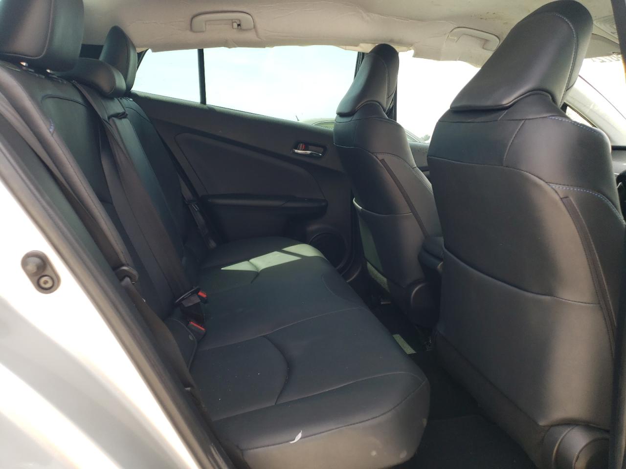 Photo 6 from auction – 2018 TOYOTA PRIUS with VIN JTDKARFUXJ3548205