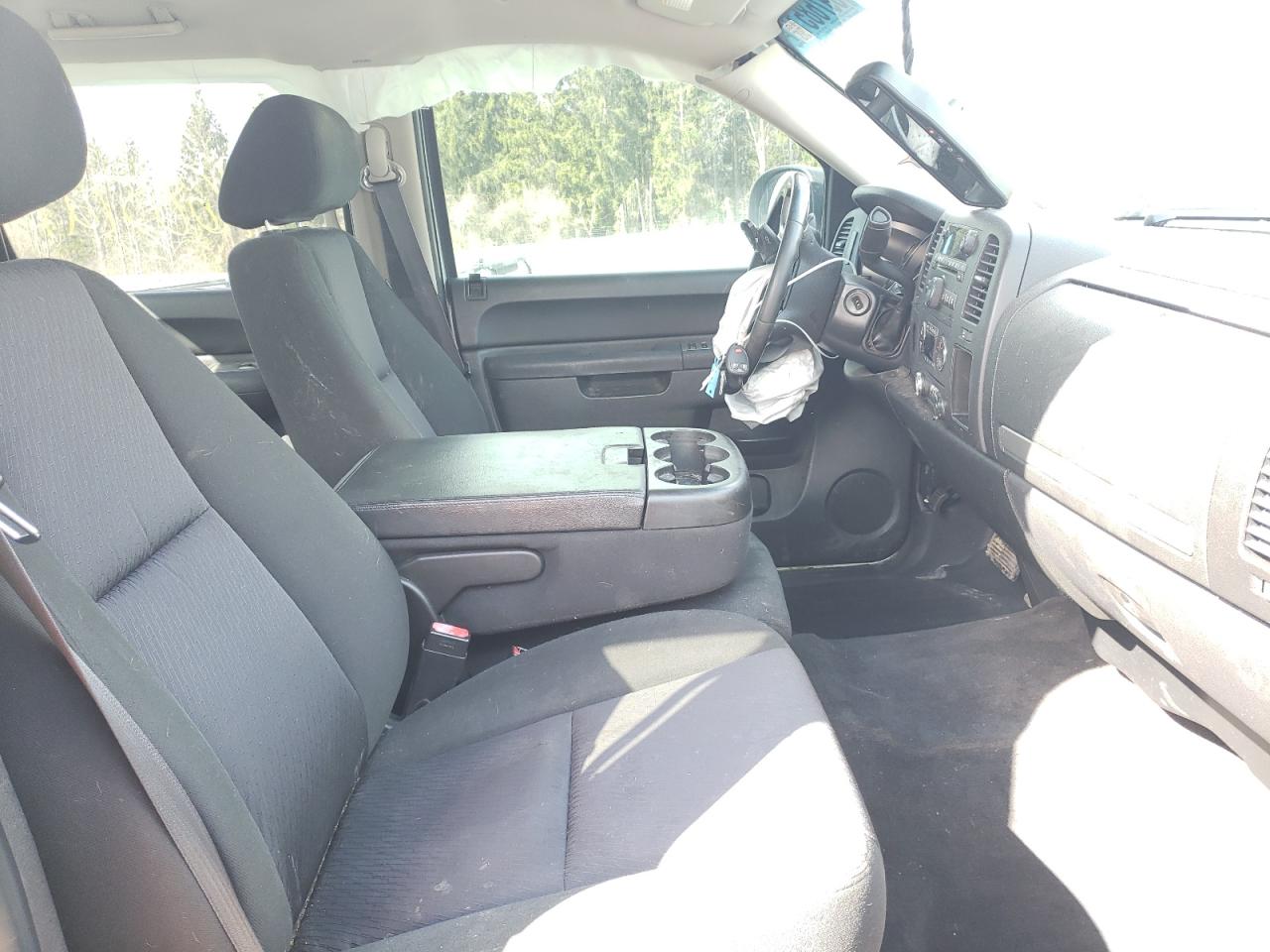 Photo 5 from auction – 2011 CHEVROLET SILVERADO with VIN 1GCPKSE37BF145818