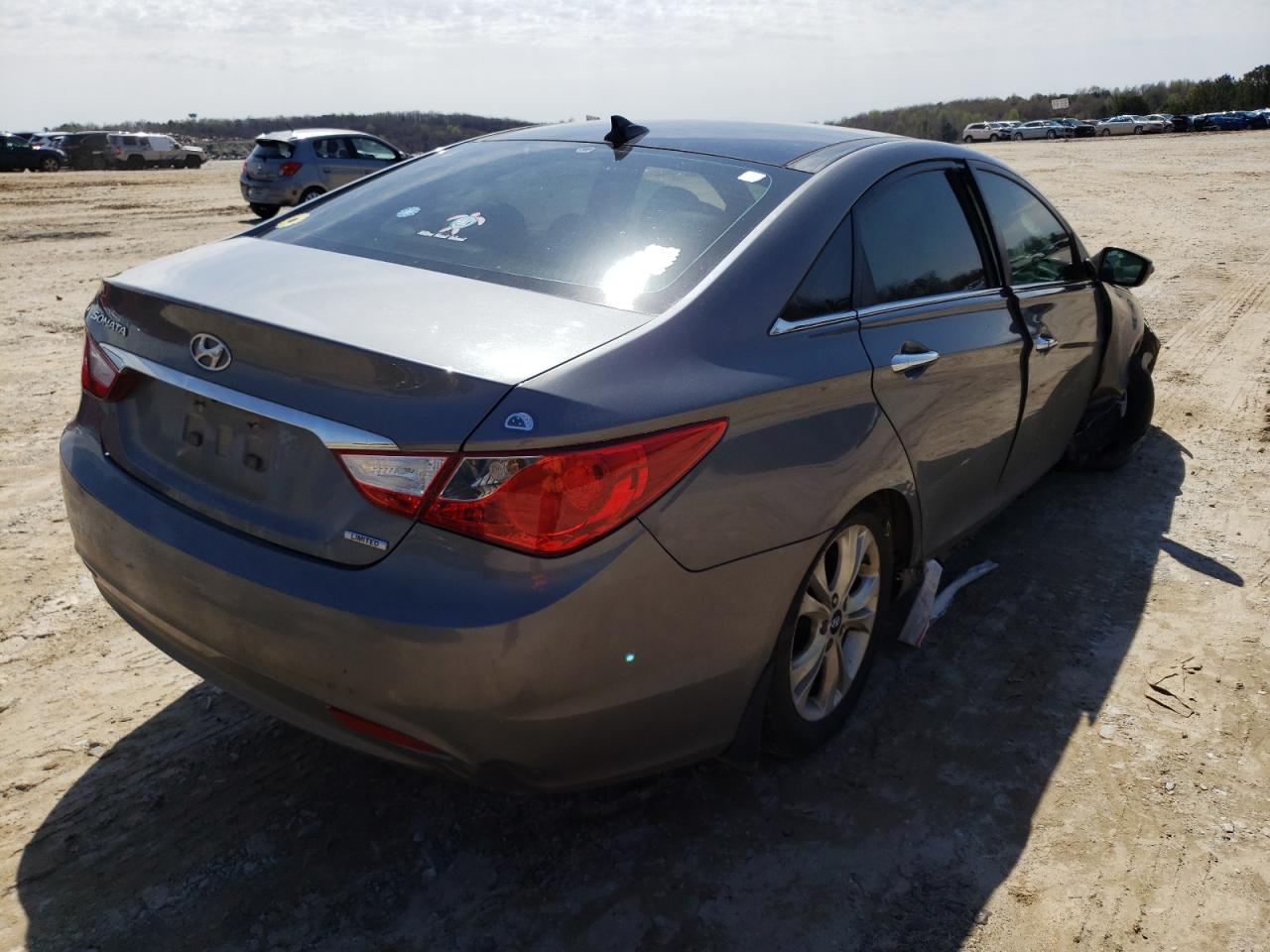 Photo 4 from auction – 2013 HYUNDAI SONATA SE with VIN 5NPEC4AC8DH644139