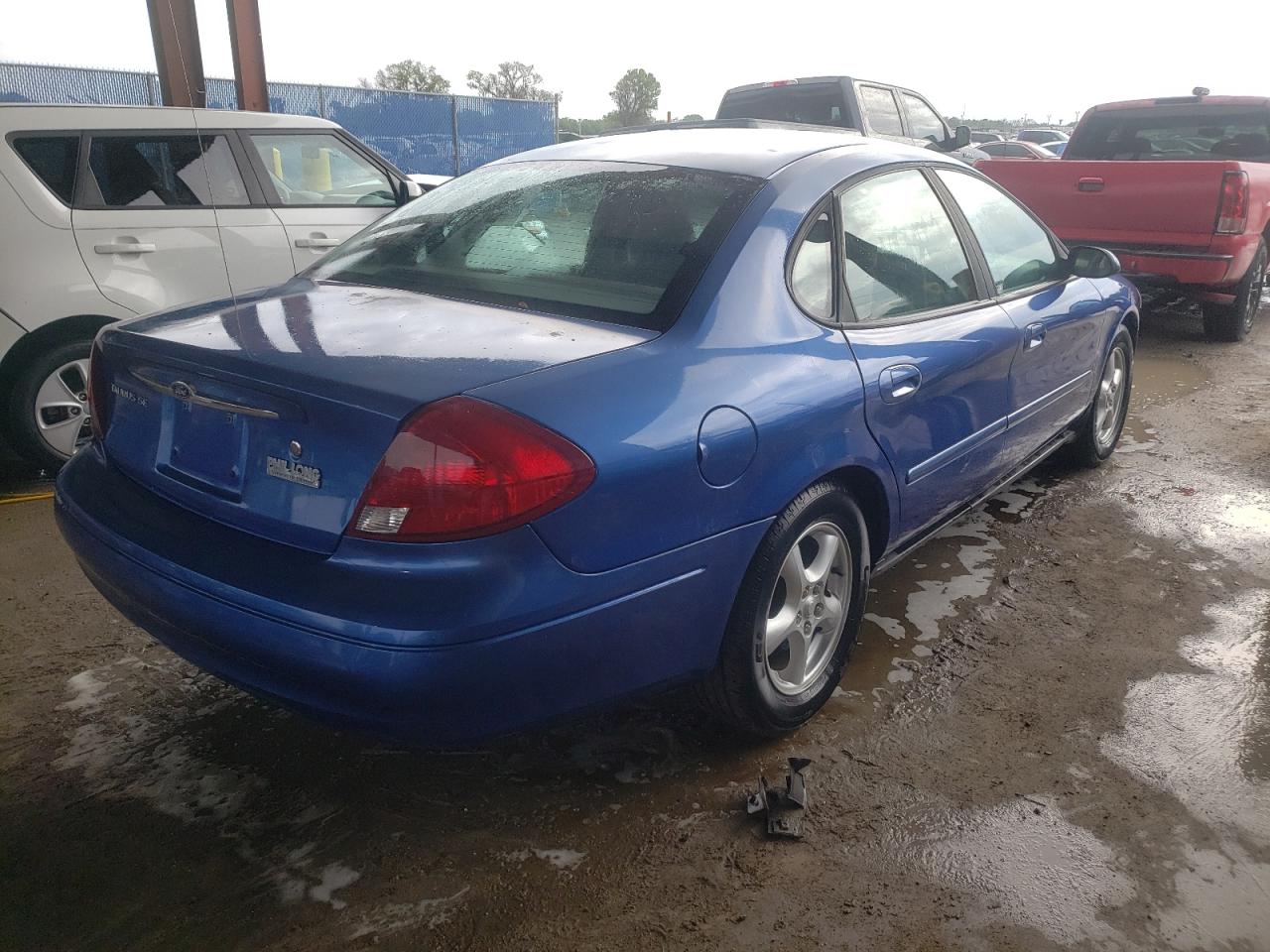 Photo 4 from auction – 2003 FORD TAURUS SE with VIN 1FAHP53U83G245298