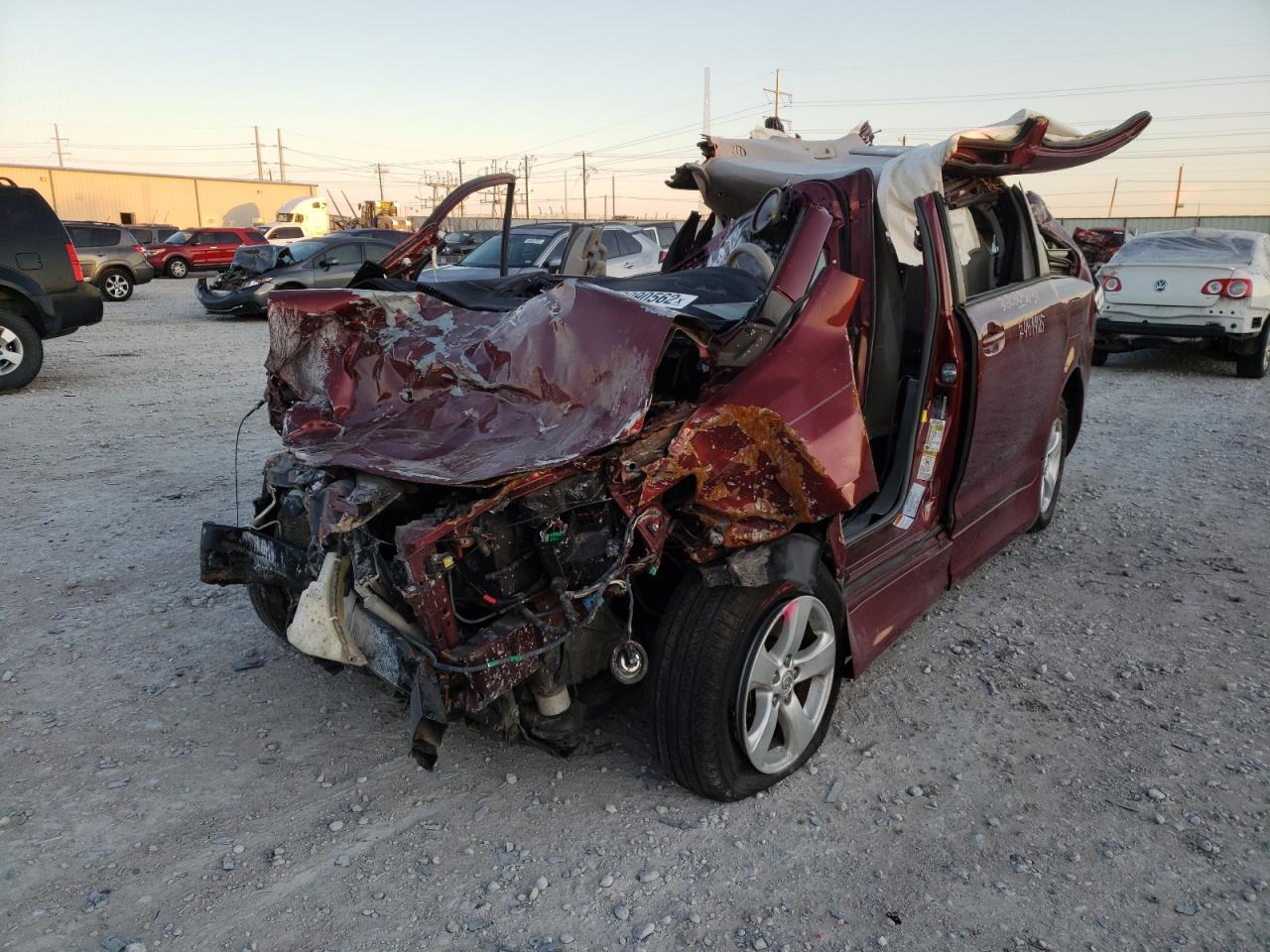Photo 2 from auction – 2012 TOYOTA SIENNA LE with VIN 5TDKK3DC8CS226295