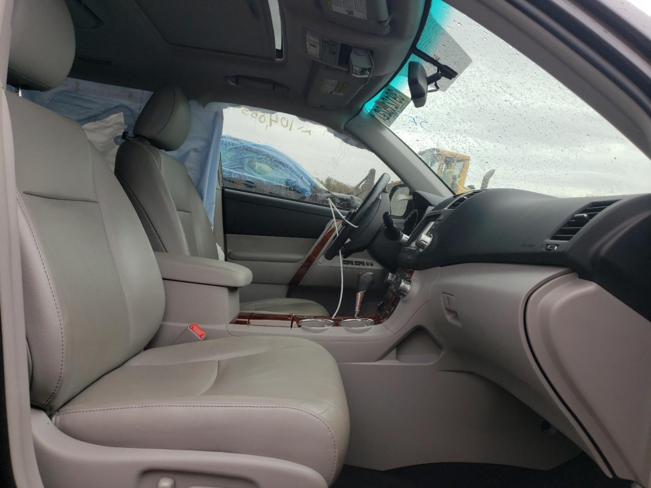 Photo 5 from auction – 2012 TOYOTA HIGHLANDER with VIN 5TDYK3EH7CS077883