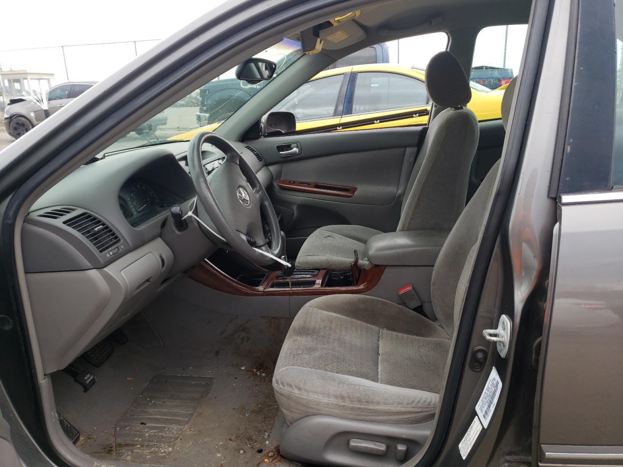 Photo 5 from auction – 2002 TOYOTA CAMRY LE with VIN 4T1BF32KX2U533441