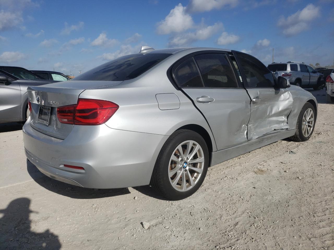 Photo 4 from auction – 2018 BMW 320 XI with VIN WBA8A3C5XJA488696