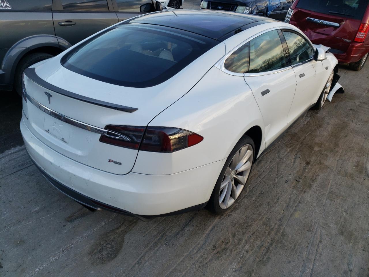 Photo 4 from auction – 2012 TESLA MODEL S with VIN 5YJSA1DP0CFS00739