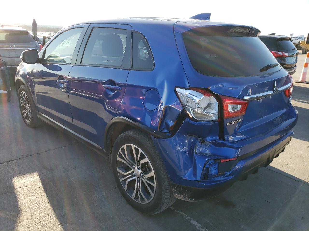 Photo 3 from auction – 2019 MITSUBISHI OUTLANDER with VIN JA4AP4AU6KU005928